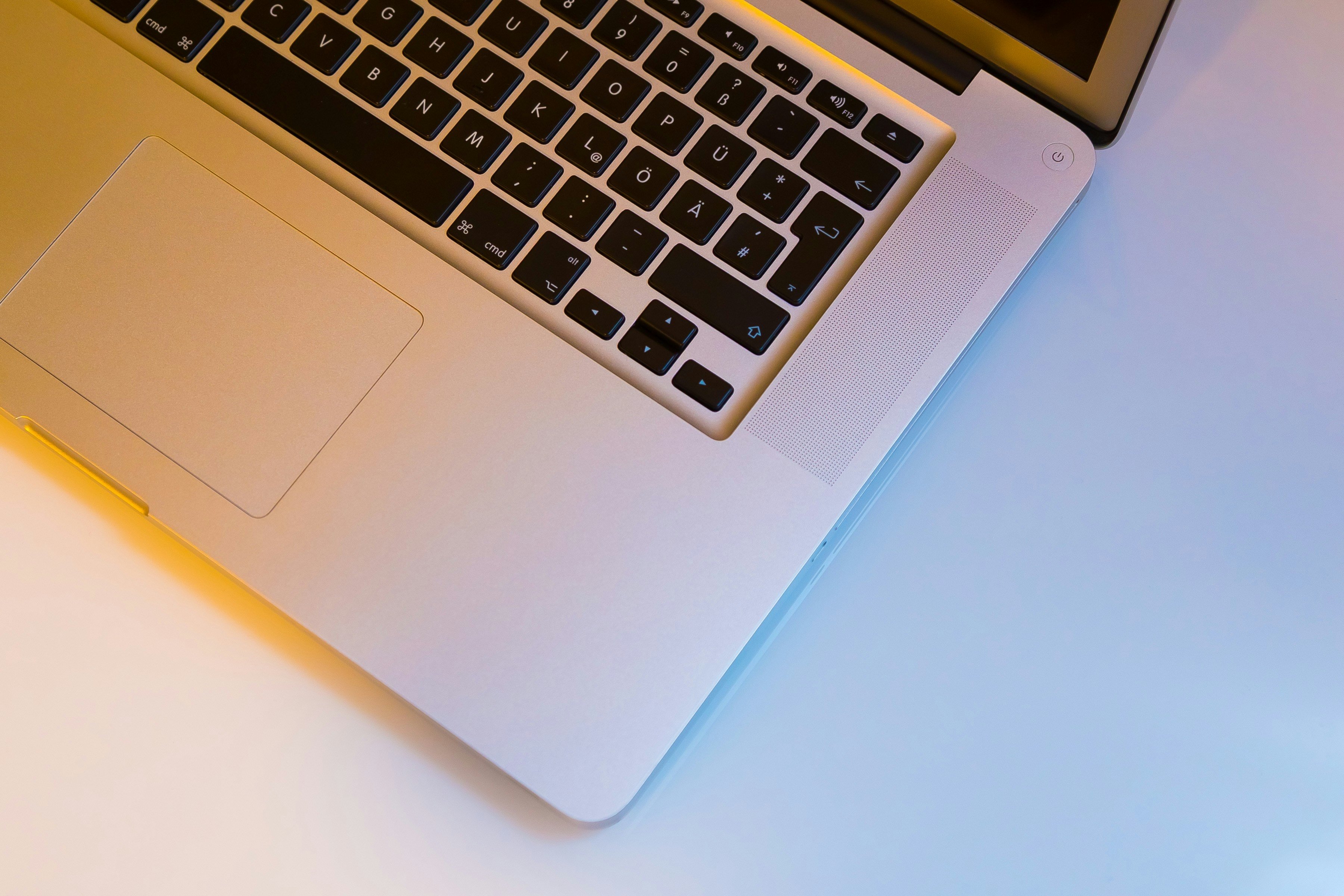 進化するサイバー攻撃の脅威とセキュリティ